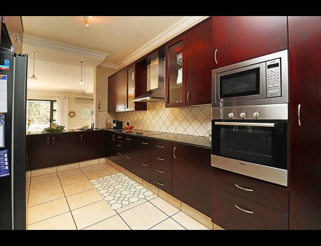 3 BEDROOM APARTMENT FOR SALE IN BEDFORDVIEW